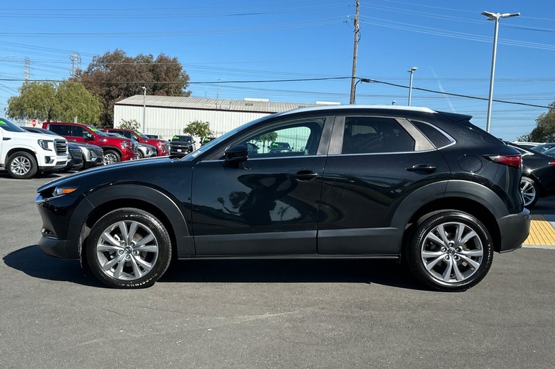 Mazda CX-30 Vehicle Full-screen Gallery Image 07