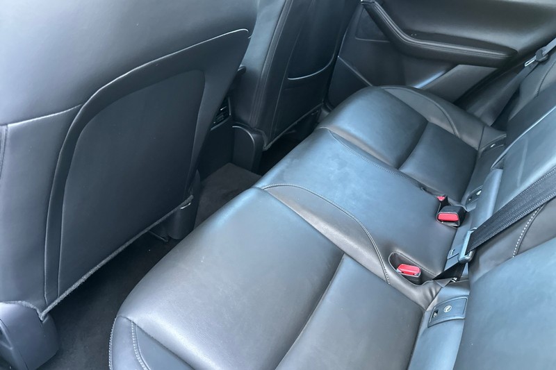 Mazda CX-30 Vehicle Full-screen Gallery Image 14