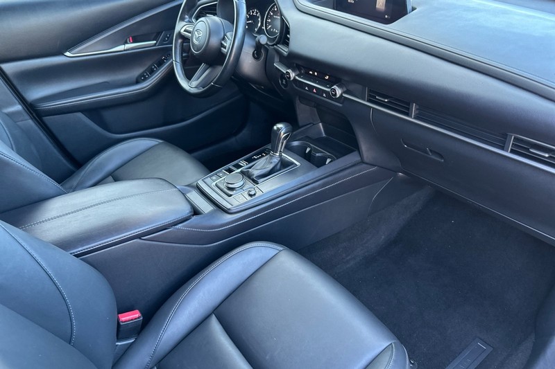 Mazda CX-30 Vehicle Full-screen Gallery Image 19