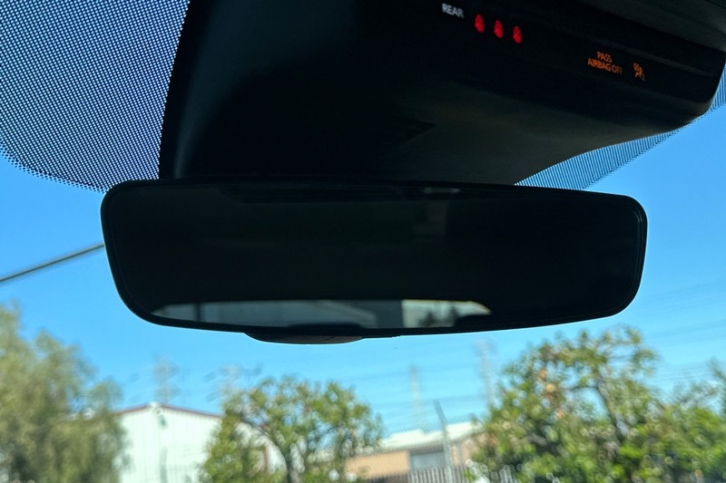 Mazda CX-30 Vehicle Full-screen Gallery Image 25