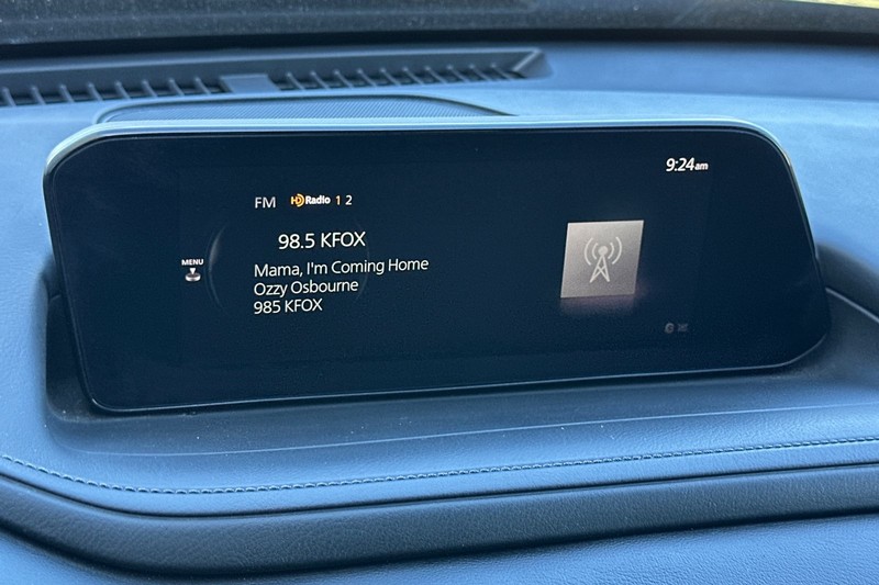 Mazda CX-30 Vehicle Full-screen Gallery Image 26