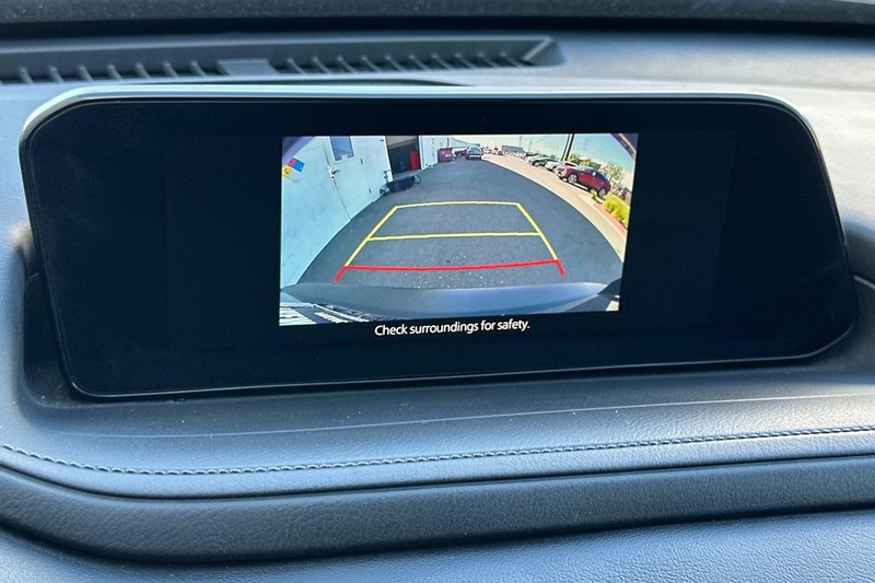 Mazda CX-30 Vehicle Full-screen Gallery Image 27