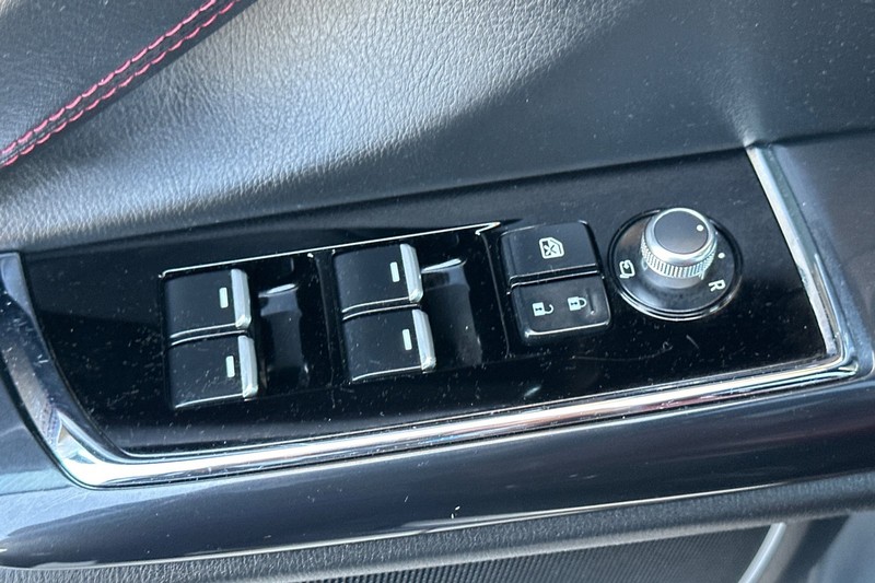 Mazda CX-9 Vehicle Full-screen Gallery Image 12