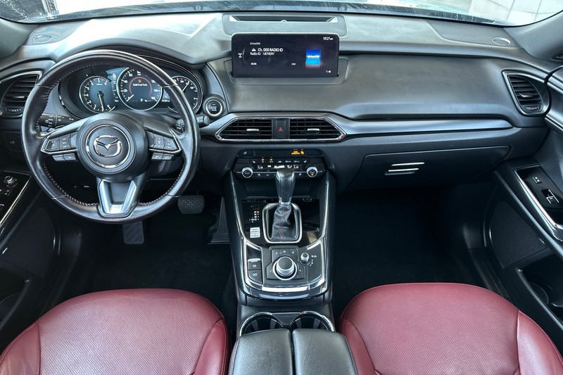 Mazda CX-9 Vehicle Full-screen Gallery Image 15