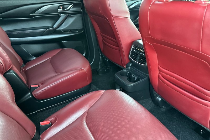 Mazda CX-9 Vehicle Full-screen Gallery Image 19