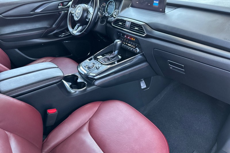 Mazda CX-9 Vehicle Full-screen Gallery Image 20