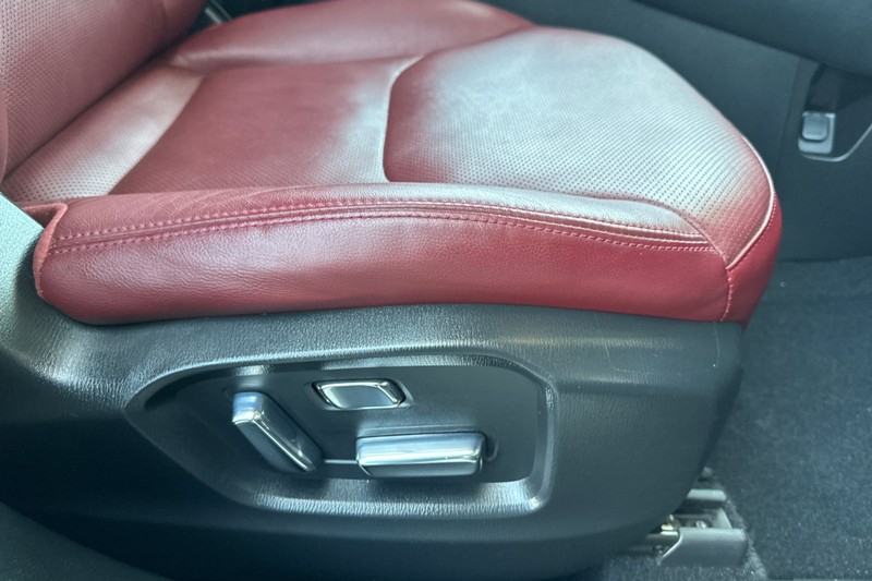 Mazda CX-9 Vehicle Full-screen Gallery Image 24