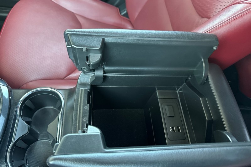 Mazda CX-9 Vehicle Full-screen Gallery Image 34