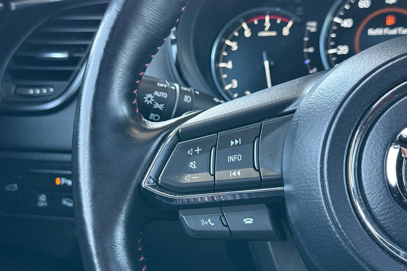 Mazda CX-9 Vehicle Full-screen Gallery Image 38