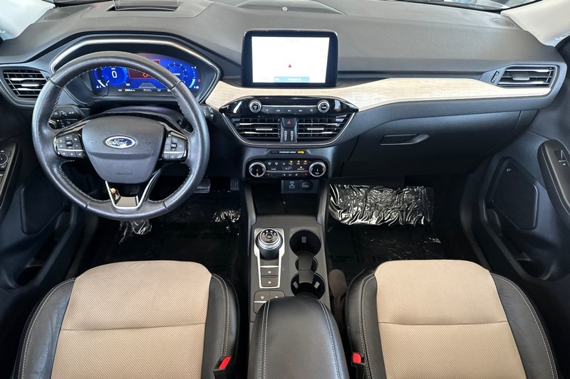 Ford Escape Vehicle Full-screen Gallery Image 15