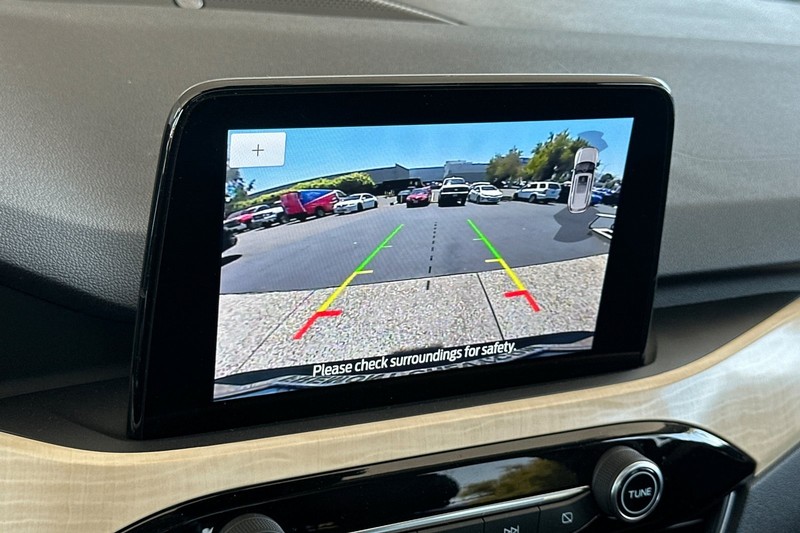 Ford Escape Vehicle Full-screen Gallery Image 27