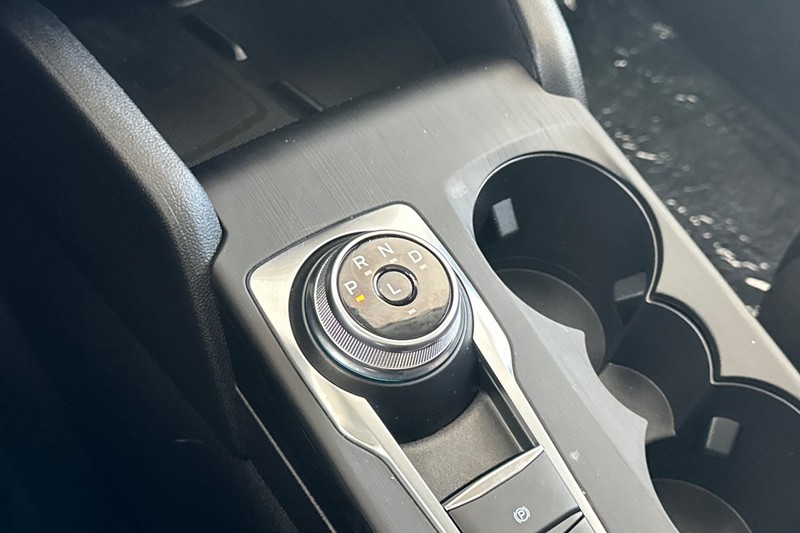 Ford Escape Vehicle Full-screen Gallery Image 33