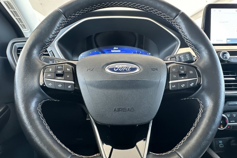Ford Escape Vehicle Full-screen Gallery Image 35