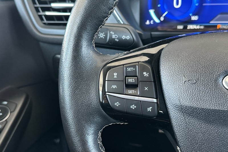Ford Escape Vehicle Full-screen Gallery Image 36