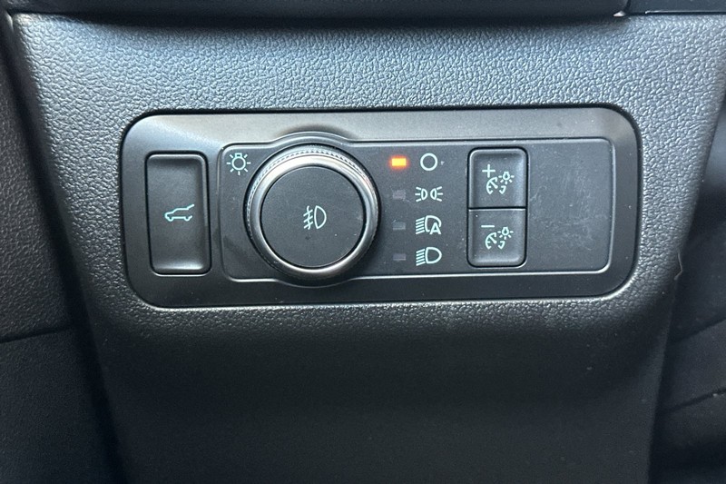 Ford Escape Vehicle Full-screen Gallery Image 40