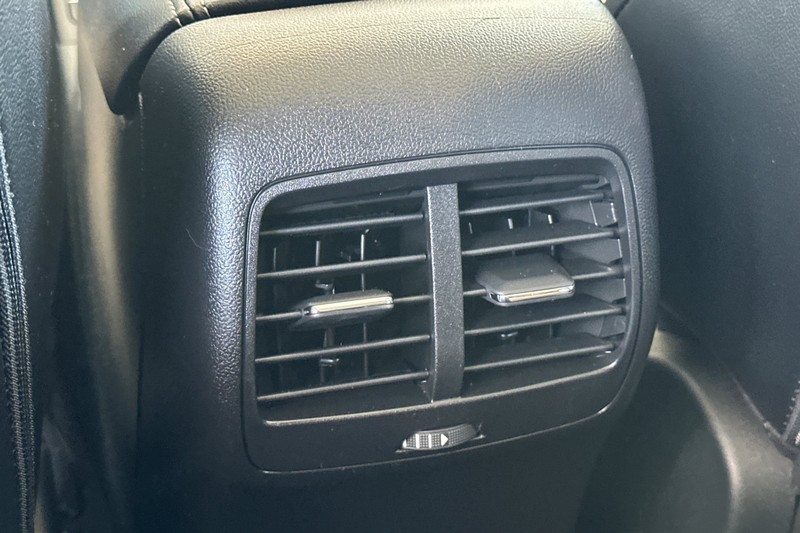 Ford Escape Vehicle Full-screen Gallery Image 41