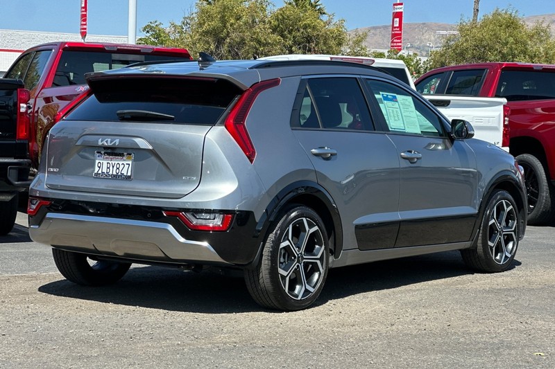 Kia Niro Plug-In Hybrid Vehicle Full-screen Gallery Image 04