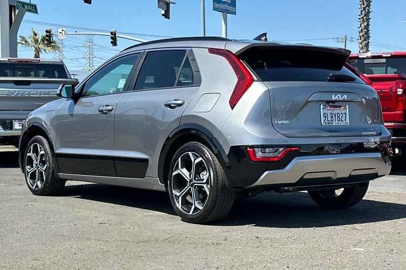 Kia Niro Plug-In Hybrid Vehicle Full-screen Gallery Image 06
