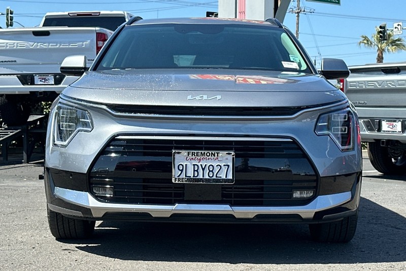 Kia Niro Plug-In Hybrid Vehicle Full-screen Gallery Image 09