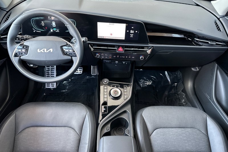 Kia Niro Plug-In Hybrid Vehicle Full-screen Gallery Image 15