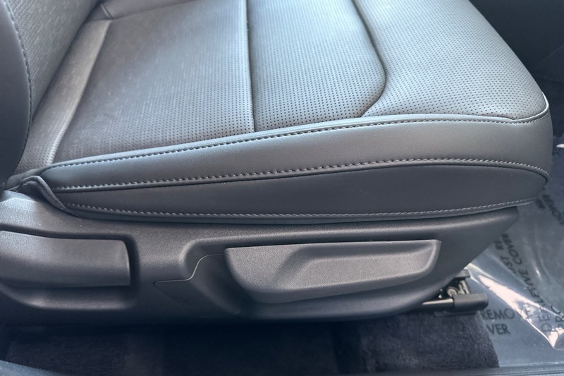 Kia Niro Plug-In Hybrid Vehicle Full-screen Gallery Image 23