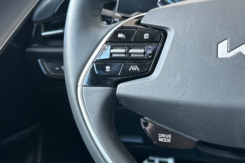 Kia Niro Plug-In Hybrid Vehicle Full-screen Gallery Image 36