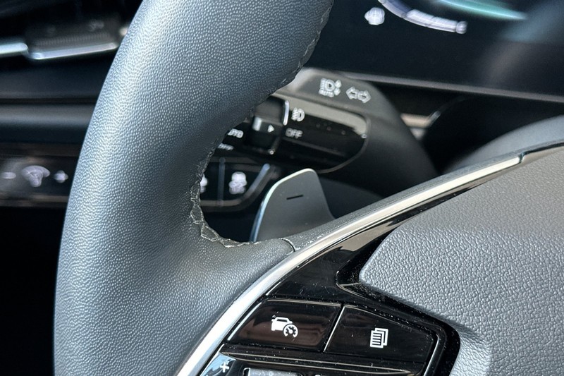 Kia Niro Plug-In Hybrid Vehicle Full-screen Gallery Image 37