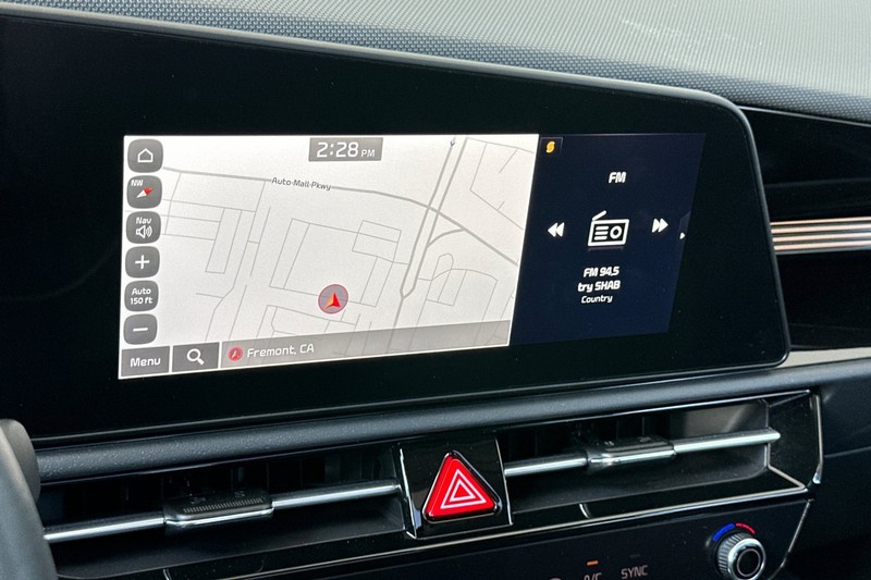 Kia Niro Plug-In Hybrid Vehicle Full-screen Gallery Image 44