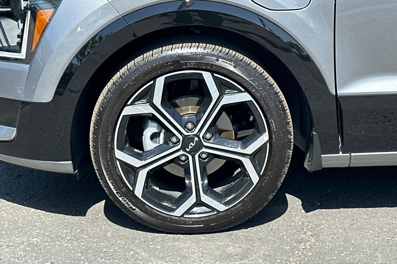 Kia Niro Plug-In Hybrid Vehicle Full-screen Gallery Image 46