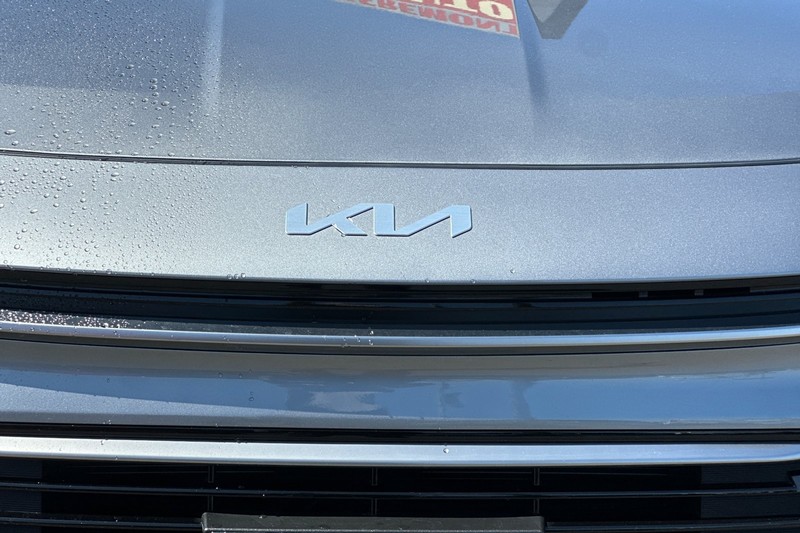 Kia Niro Plug-In Hybrid Vehicle Full-screen Gallery Image 48