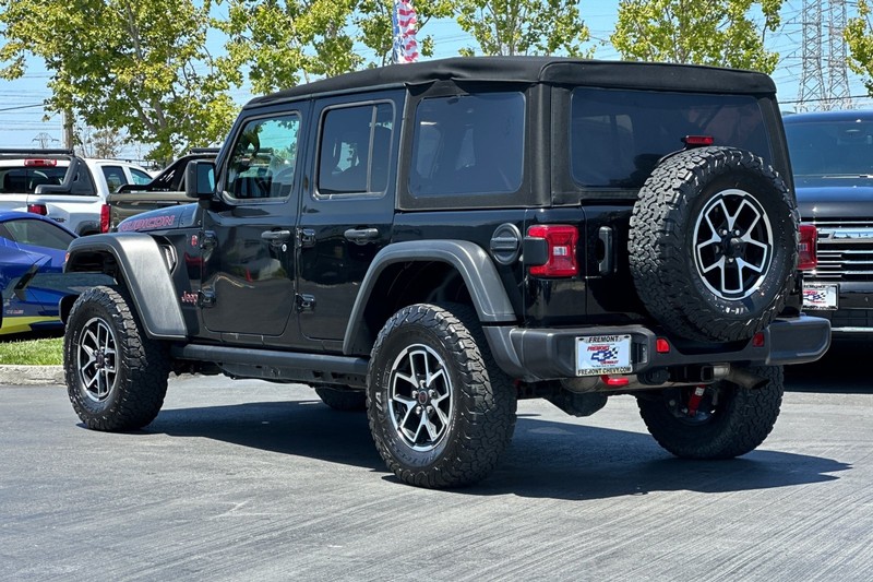 Jeep Wrangler Vehicle Full-screen Gallery Image 06