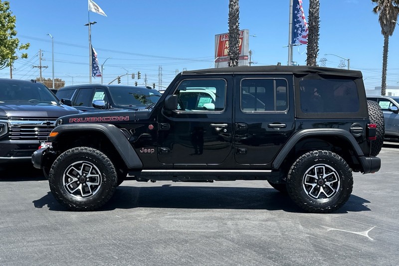 Jeep Wrangler Vehicle Full-screen Gallery Image 07