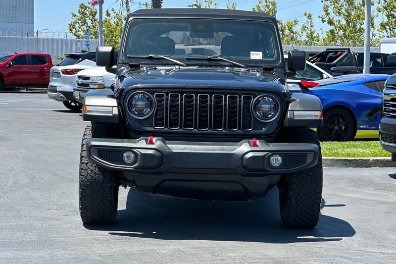 Jeep Wrangler Vehicle Full-screen Gallery Image 09