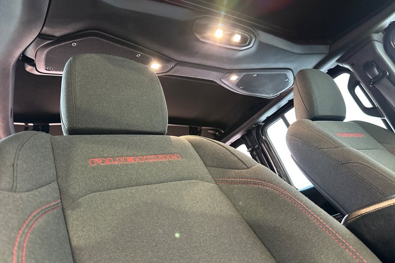 Jeep Wrangler Vehicle Full-screen Gallery Image 20