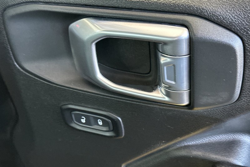 Jeep Wrangler Vehicle Full-screen Gallery Image 22
