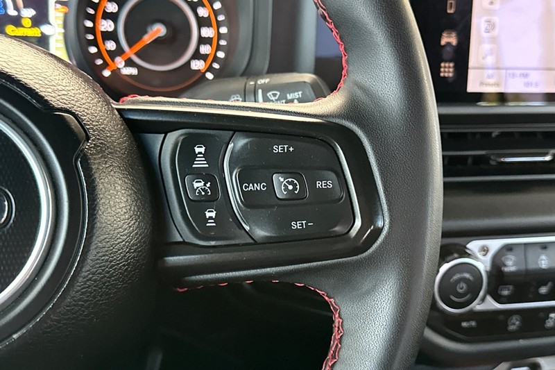 Jeep Wrangler Vehicle Full-screen Gallery Image 39