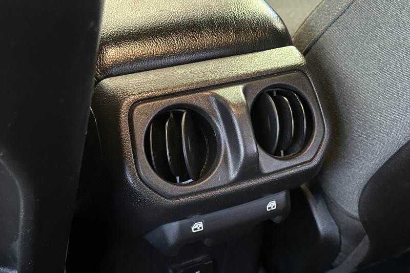 Jeep Wrangler Vehicle Full-screen Gallery Image 44