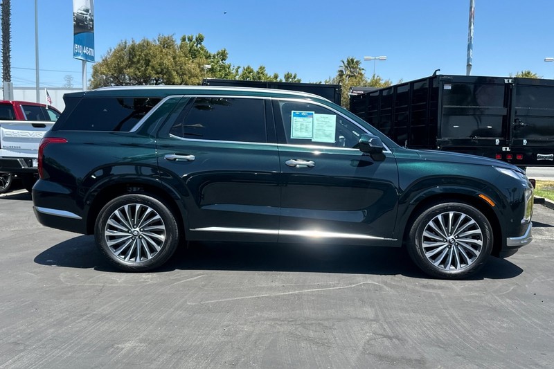 Hyundai Palisade Vehicle Full-screen Gallery Image 03