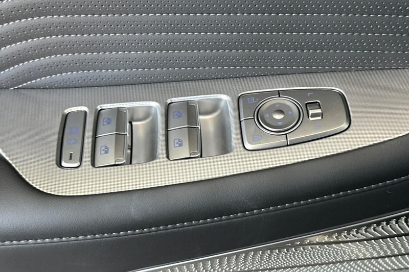 Hyundai Palisade Vehicle Full-screen Gallery Image 12