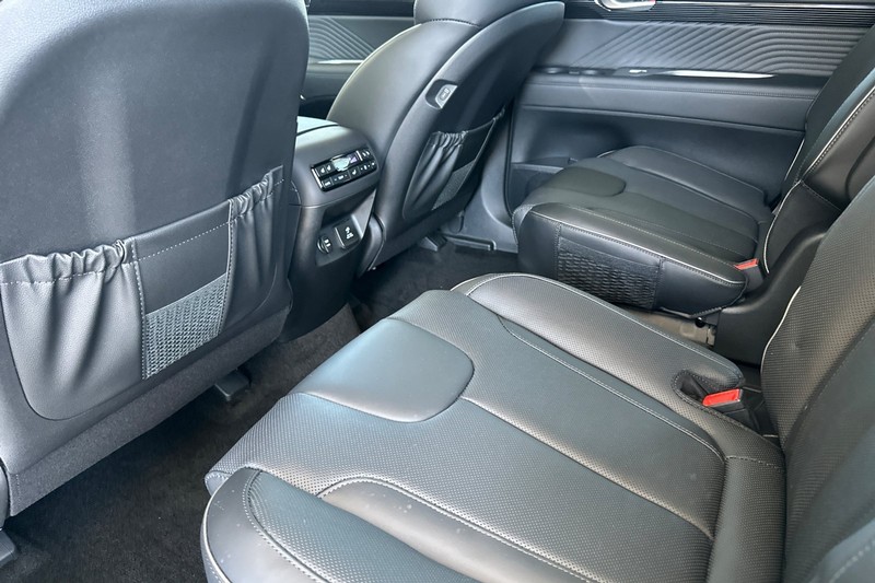 Hyundai Palisade Vehicle Full-screen Gallery Image 14