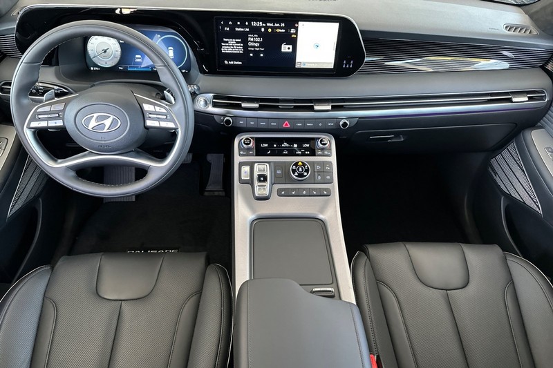 Hyundai Palisade Vehicle Full-screen Gallery Image 15
