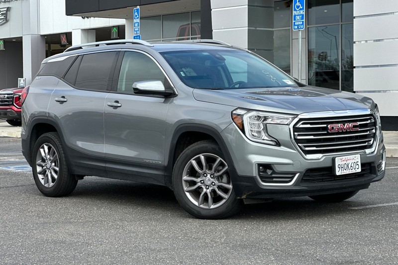 GMC Terrain Vehicle Full-screen Gallery Image 02