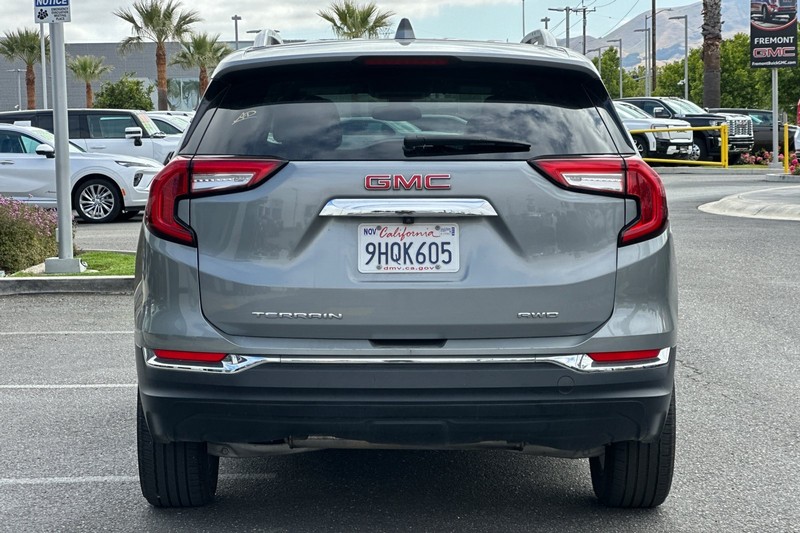 GMC Terrain Vehicle Full-screen Gallery Image 05