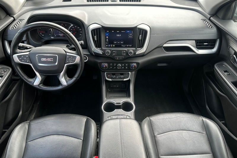 GMC Terrain Vehicle Full-screen Gallery Image 15
