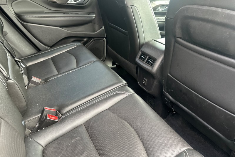 GMC Terrain Vehicle Full-screen Gallery Image 18