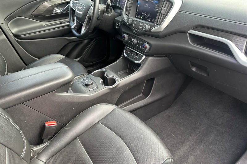 GMC Terrain Vehicle Full-screen Gallery Image 19