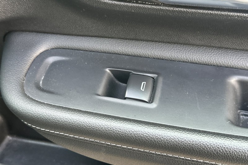 GMC Terrain Vehicle Full-screen Gallery Image 22