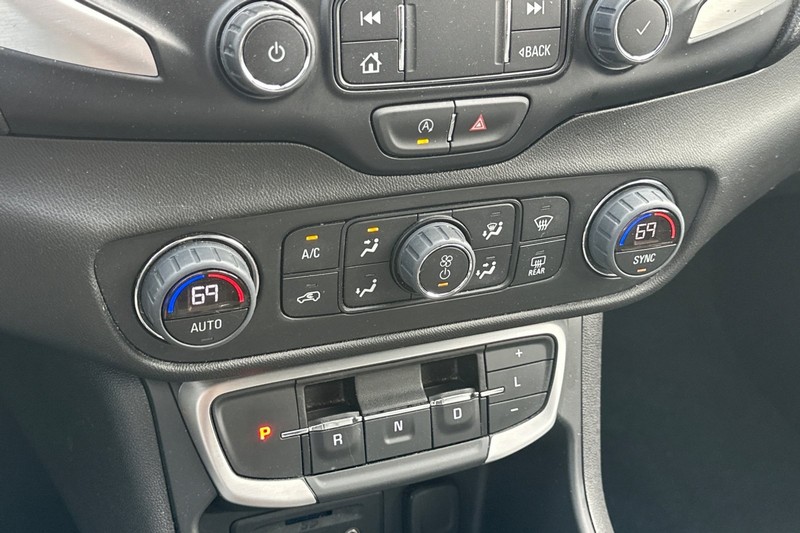 GMC Terrain Vehicle Full-screen Gallery Image 31