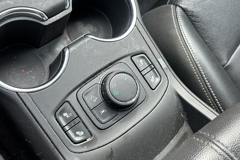GMC Terrain Vehicle Full-screen Gallery Image 32