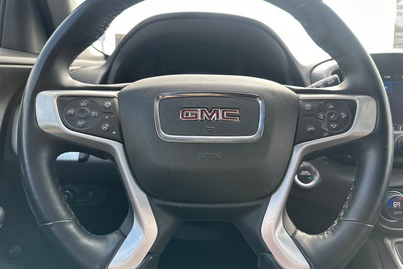 GMC Terrain Vehicle Full-screen Gallery Image 35